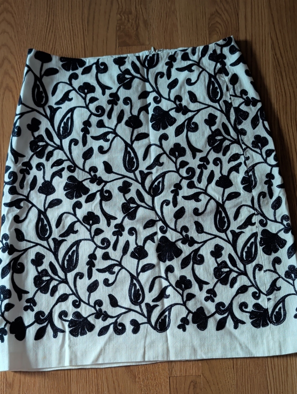 Talbots White Pencil Skirt with Black Floral Embroidery